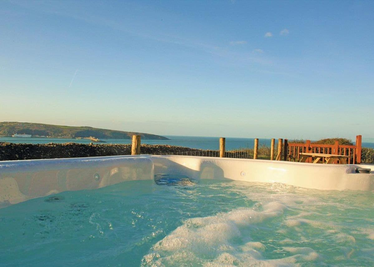 Fishguard Bay Resort Llanllawer Eksteriør billede