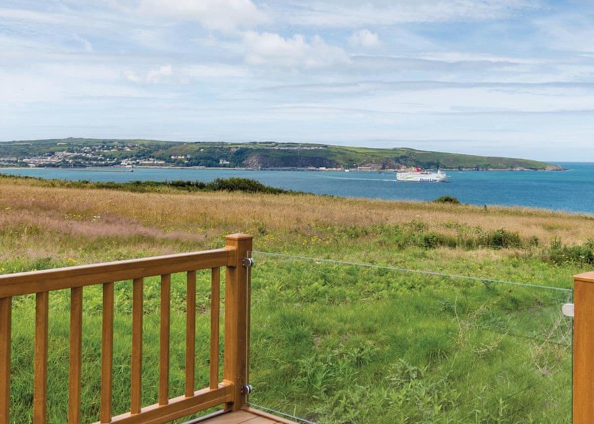 Fishguard Bay Resort Llanllawer Eksteriør billede